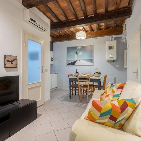 Piazza Dei Cavalieri Confortable Apartment Pisa Luaran gambar